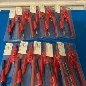 11 New school plastic compass children can use for schoolwork.